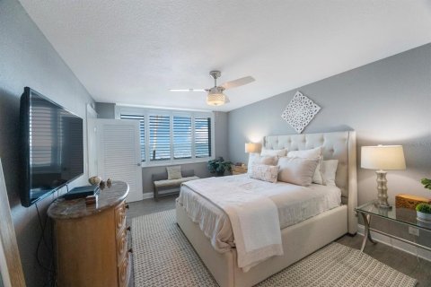 Condo in Saint Petersburg, Florida, 2 bedrooms  № 1422718 - photo 10