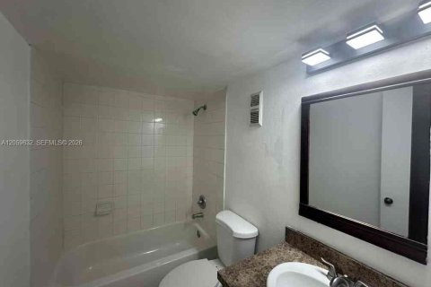 Copropriété à louer à Miramar, Floride: 2 chambres, 77.29 m2 № 2274139 - photo 6