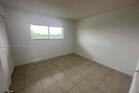 Copropriété à louer à Miramar, Floride: 2 chambres, 77.29 m2 № 2274139 - photo 9
