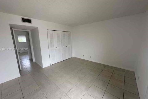 Copropriété à louer à Miramar, Floride: 2 chambres, 77.29 m2 № 2274139 - photo 7