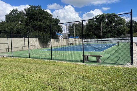 Condo in Orlando, Florida, 2 bedrooms  № 2396381 - photo 12