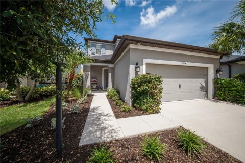 House in Bradenton, Florida 3 bedrooms, 184.6 sq.m. № 2092579