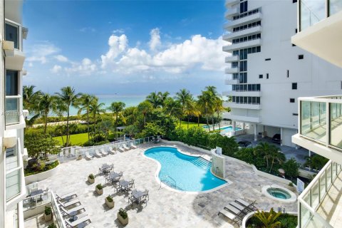 Condo in Surfside, Florida, 2 bedrooms № 2432568