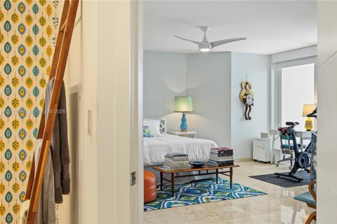 Condominio en venta en Surfside, Florida, 2 dormitorios, 148.64 m2 № 2432568 - foto 20