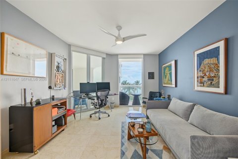 Condominio en venta en Surfside, Florida, 2 dormitorios, 148.64 m2 № 2432568 - foto 27