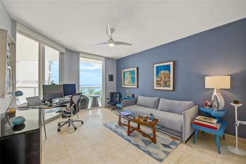 Condominio en venta en Surfside, Florida, 2 dormitorios, 148.64 m2 № 2432568 - foto 28