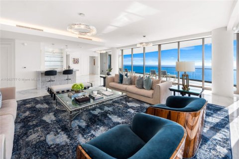 Condo in Sunny Isles Beach, Florida, 7 bedrooms  № 1697691 - photo 13