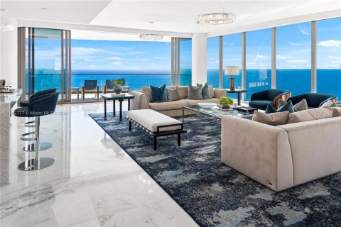 Condo in Sunny Isles Beach, Florida, 7 bedrooms  № 1697691 - photo 15
