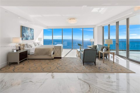 Condo in Sunny Isles Beach, Florida, 7 bedrooms  № 1697691 - photo 19