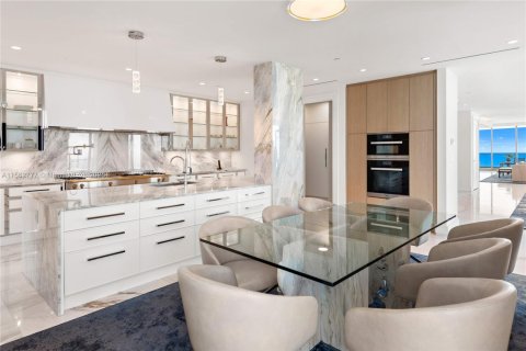 Condo in Sunny Isles Beach, Florida, 7 bedrooms  № 1697691 - photo 18