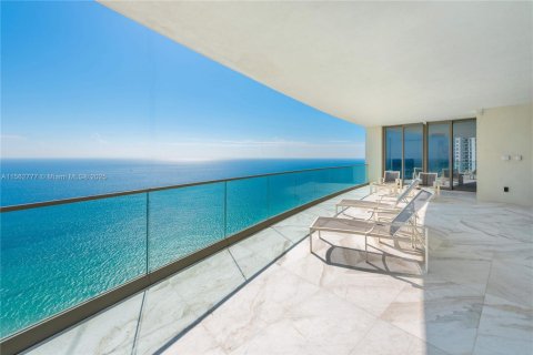 Condo in Sunny Isles Beach, Florida, 7 bedrooms  № 1697691 - photo 30