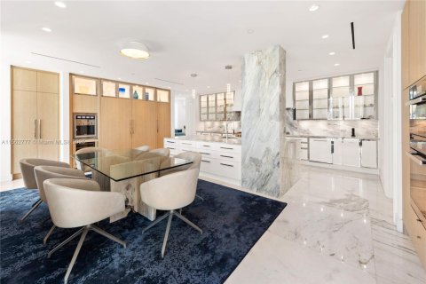 Condo in Sunny Isles Beach, Florida, 7 bedrooms  № 1697691 - photo 17