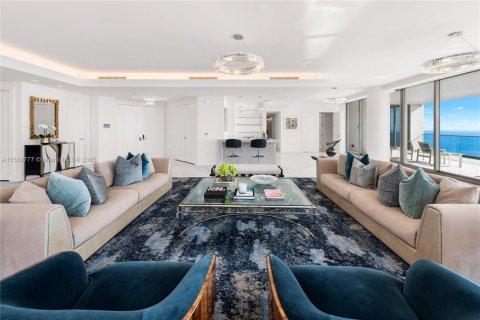 Condo in Sunny Isles Beach, Florida, 7 bedrooms  № 1697691 - photo 14