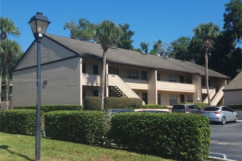 Condo in Ocala, Florida, 2 bedrooms  № 1850526 - photo 1