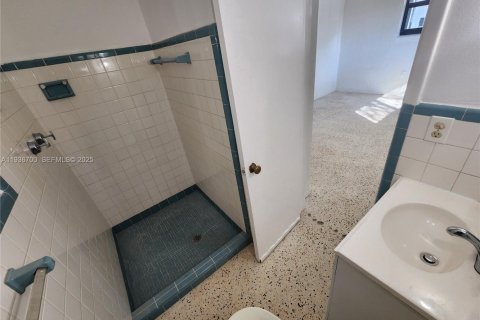 Condo in Miami, Florida, 3 bedrooms  № 1994729 - photo 9