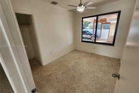 Condo in Miami, Florida, 3 bedrooms  № 1994729 - photo 5