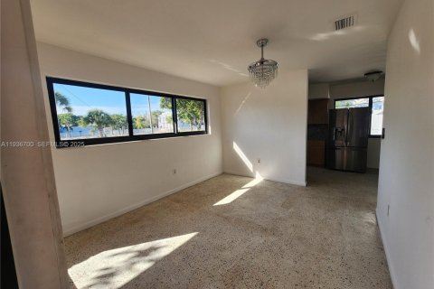Condo in Miami, Florida, 3 bedrooms  № 1994729 - photo 3
