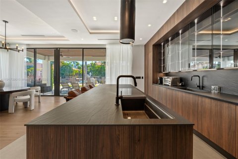 Villa ou maison à vendre à Hollywood, Floride: 4 chambres, 336.49 m2 № 1974713 - photo 6