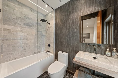 Villa ou maison à vendre à Hollywood, Floride: 4 chambres, 336.49 m2 № 1974713 - photo 22