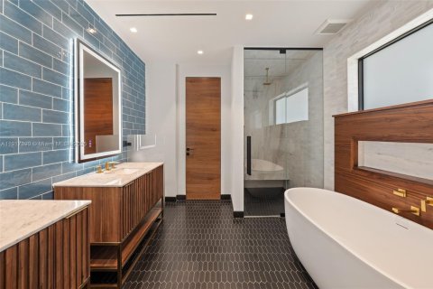 Villa ou maison à vendre à Hollywood, Floride: 4 chambres, 336.49 m2 № 1974713 - photo 28