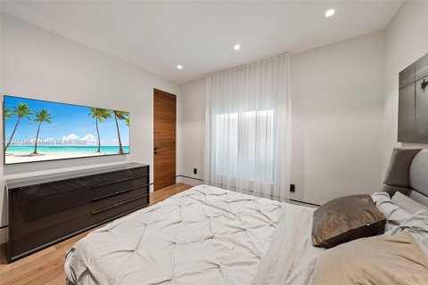 Villa ou maison à vendre à Hollywood, Floride: 4 chambres, 336.49 m2 № 1974713 - photo 23