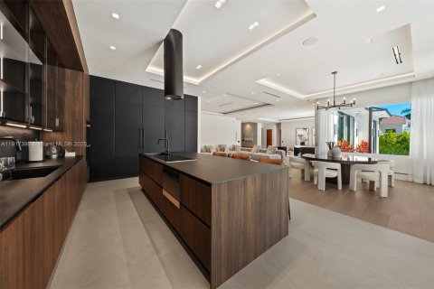 Villa ou maison à vendre à Hollywood, Floride: 4 chambres, 336.49 m2 № 1974713 - photo 5