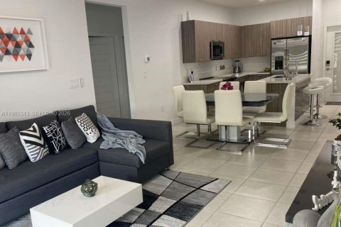 Condo à Doral, Floride, 3 chambres № 2027164