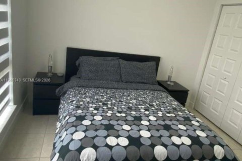 Copropriété à louer à Doral, Floride: 3 chambres, 104.89 m2 № 2027164 - photo 4