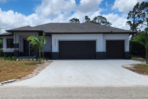 Villa ou maison à Port Charlotte, Floride 3 chambres, 195.09 m2 № 2174649