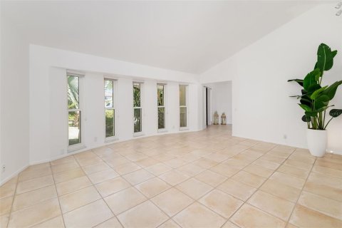 Villa ou maison à vendre à Sarasota, Floride: 3 chambres, 230.03 m2 № 2427374 - photo 15