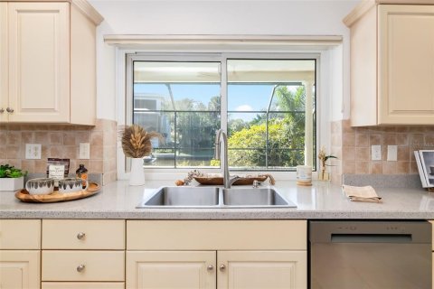 Villa ou maison à vendre à Sarasota, Floride: 3 chambres, 230.03 m2 № 2427374 - photo 11