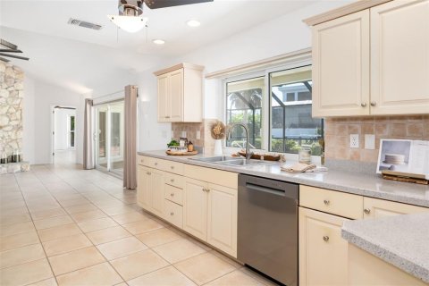 Villa ou maison à vendre à Sarasota, Floride: 3 chambres, 230.03 m2 № 2427374 - photo 13