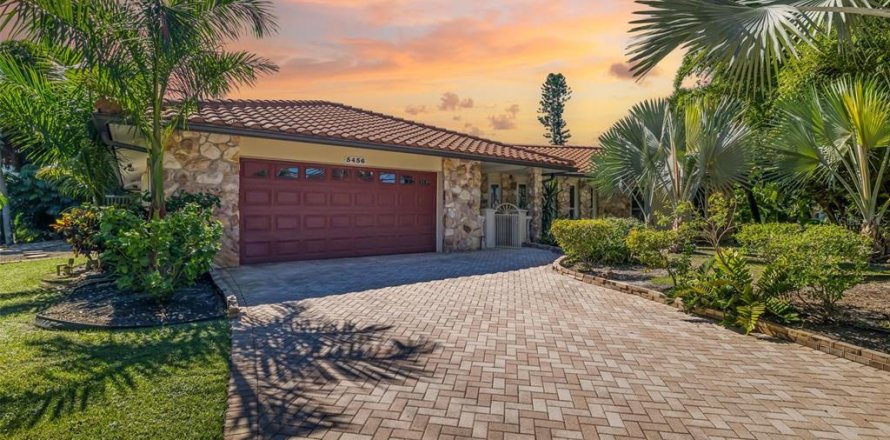 Villa ou maison à Sarasota, Floride 3 chambres, 230.03 m2 № 2427374