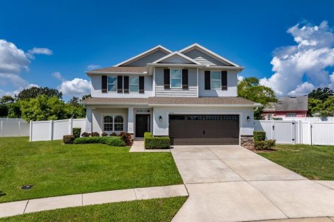 Casa en venta en Winter Haven, Florida, 5 dormitorios, 260.59 m2 № 1898850 - foto 1