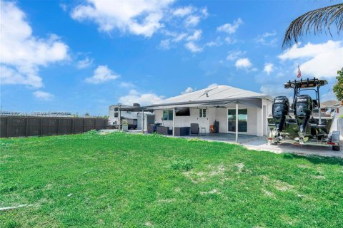 Casa en alquiler en Homestead, Florida, 4 dormitorios, 156.73 m2 № 2058183 - foto 10