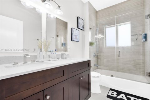 Casa en alquiler en Homestead, Florida, 4 dormitorios, 156.73 m2 № 2058183 - foto 8