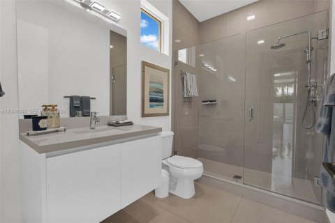 House in Doral, Florida 6 bedrooms, 382.66 sq.m. № 2281908 - photo 28
