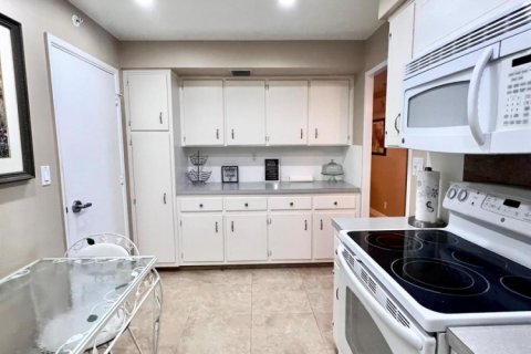 Condo in Fort Lauderdale, Florida, 1 bedroom  № 2187958 - photo 9
