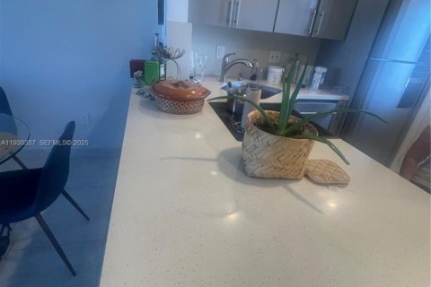Condominio en alquiler en Aventura, Florida, 1 dormitorio, 71.35 m2 № 1993951 - foto 8