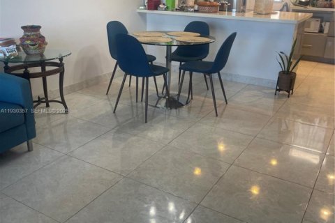 Condominio en alquiler en Aventura, Florida, 1 dormitorio, 71.35 m2 № 1993951 - foto 24