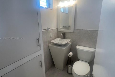 Condominio en alquiler en Aventura, Florida, 1 dormitorio, 71.35 m2 № 1993951 - foto 9