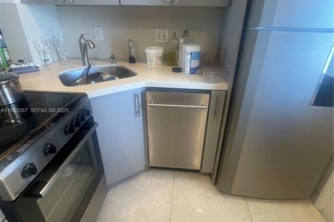 Condominio en alquiler en Aventura, Florida, 1 dormitorio, 71.35 m2 № 1993951 - foto 3