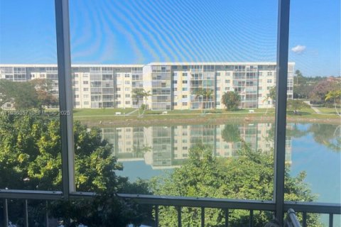 Condominio en alquiler en Aventura, Florida, 1 dormitorio, 71.35 m2 № 1993951 - foto 27