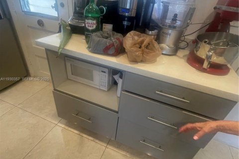 Condominio en alquiler en Aventura, Florida, 1 dormitorio, 71.35 m2 № 1993951 - foto 4