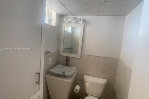 Condominio en alquiler en Aventura, Florida, 1 dormitorio, 71.35 m2 № 1993951 - foto 11