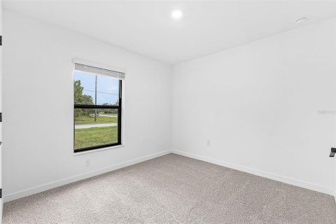 Villa ou maison à vendre à North Port, Floride: 4 chambres, 184.32 m2 № 2149445 - photo 10