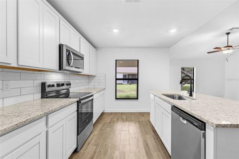 Villa ou maison à vendre à North Port, Floride: 4 chambres, 184.32 m2 № 2149445 - photo 6