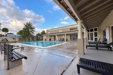 Copropriété à louer à Miami, Floride: 2 chambres, 85.1 m2 № 2434097 - photo 16