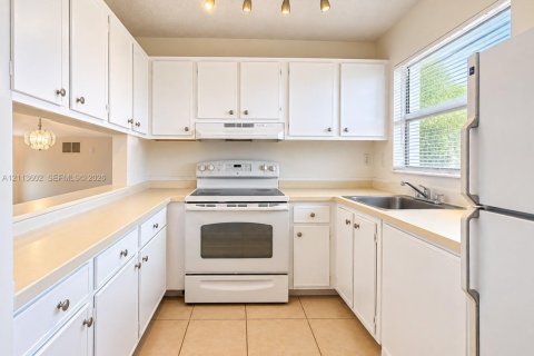 Copropriété à louer à Miami, Floride: 2 chambres, 85.1 m2 № 2434097 - photo 5