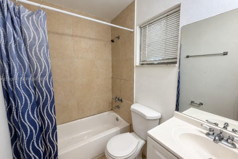 Copropriété à louer à Miami, Floride: 2 chambres, 85.1 m2 № 2434097 - photo 8